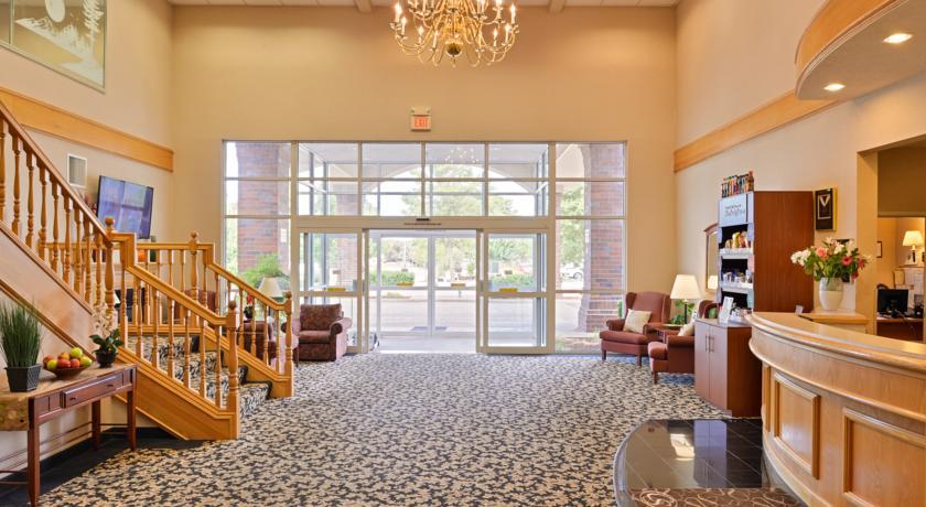 Отель Comfort Suites Linn County Fairground and Expo