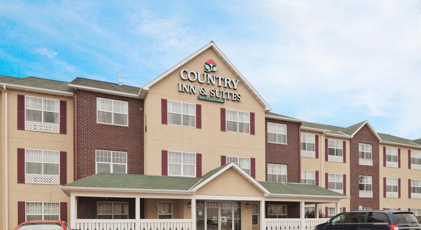 Отель Country Inn & Suites By Carlson Menomonie