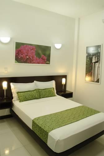 Отель Iximena Plaza Hotel