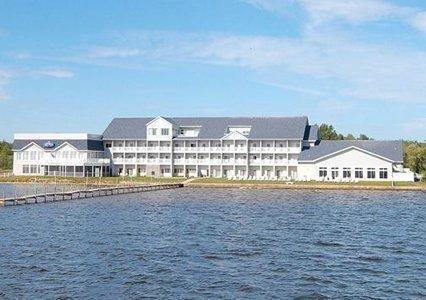 Отель Comfort Suites Lakeside