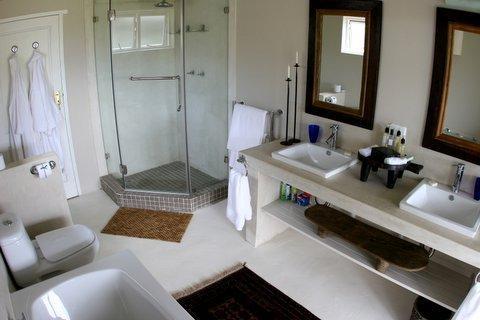 Отель Emily Moon River Lodge