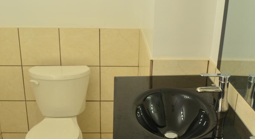 Отель Bexon Rooms - Windsor Downtown