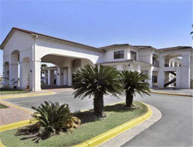 Отель Super 8 Weslaco
