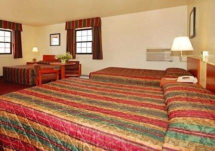 Отель Econo Lodge Williams