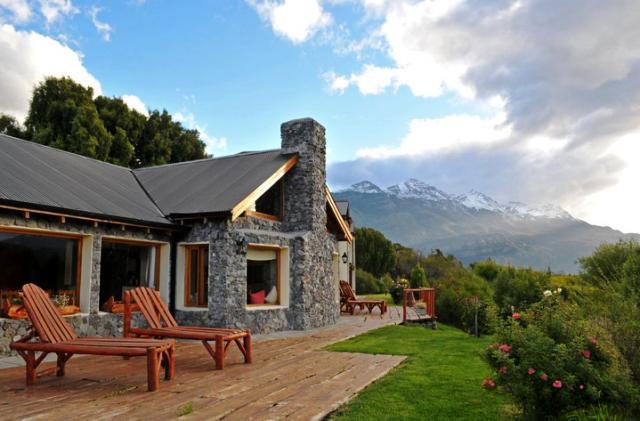 Отель Challhuaquen Lodge
