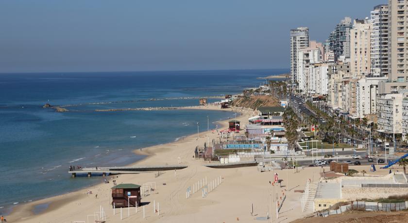 Апартаменты Colony Beach Apartment