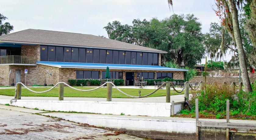 Отель Crystal Cove Resort