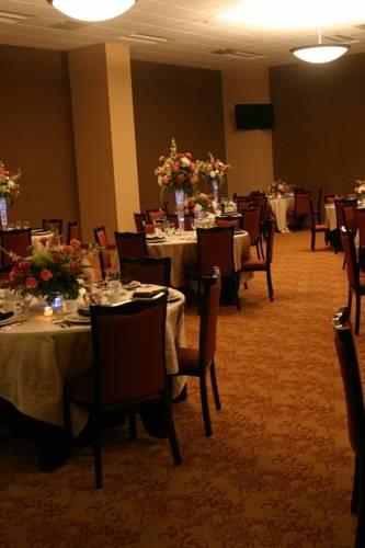 Отель Parke Regency Hotel and Conference Center