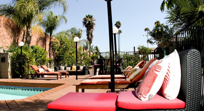 Отель Hotel Le Reve Pasadena