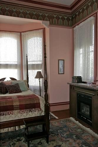 Мини-отель McClelland-Priest B&B
