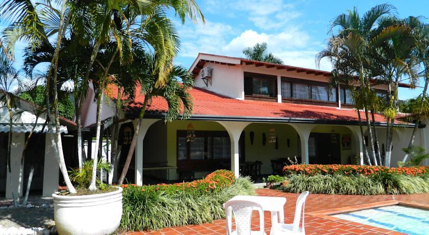 Отель Hotel El Porton Llanero