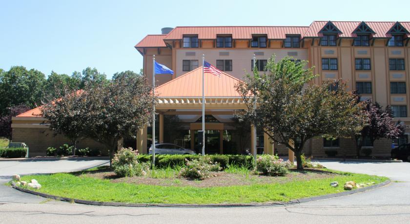 Отель Comfort Suites Norwich