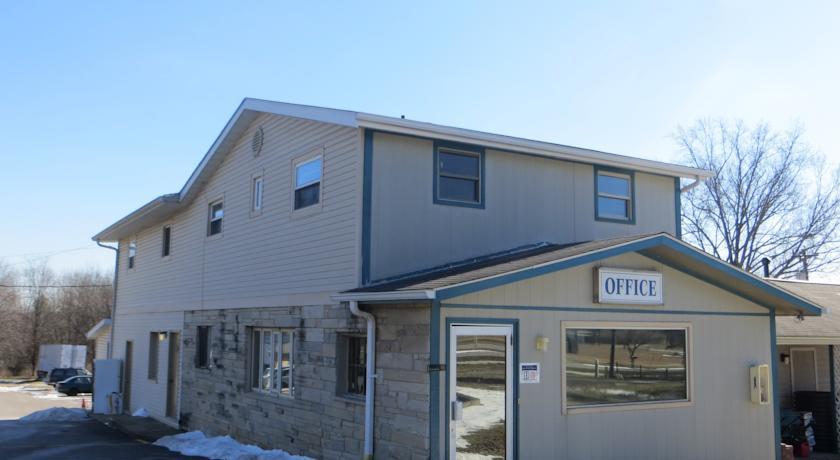 Отель Economy Inn Bloomington