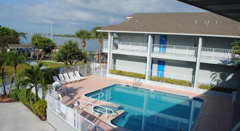 Отель Dockside Inn & Resort
