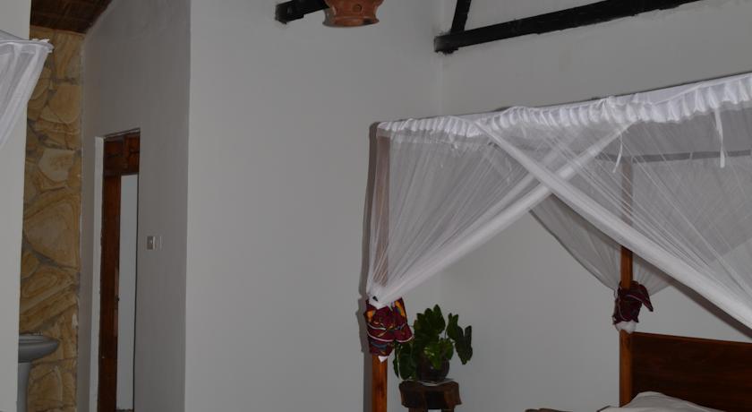 Отель Honey Badger Lodge