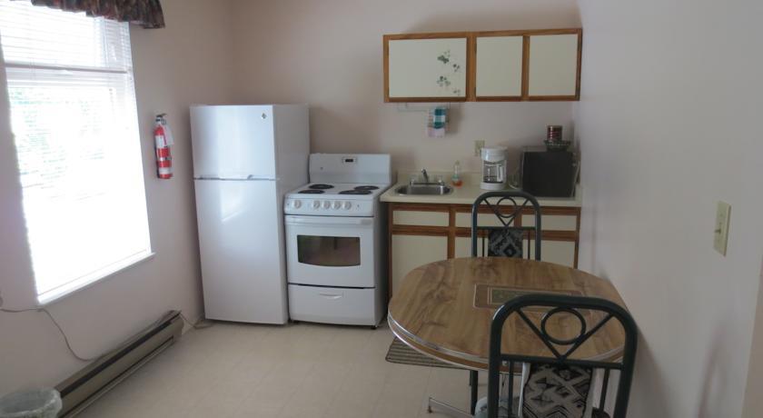 Отель Chase Country Inn