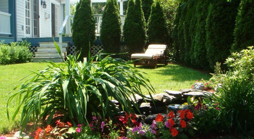 Отель Williston Village B&B