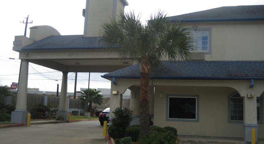 Отель Days Inn Channelview