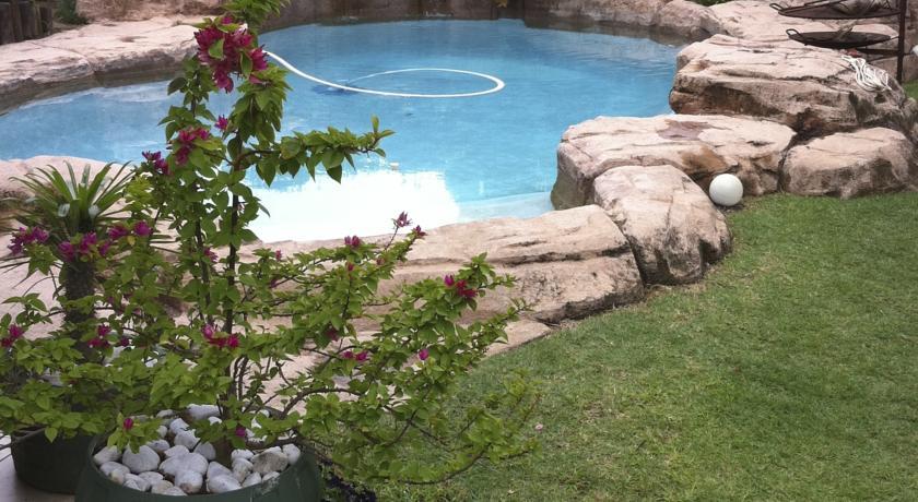 Мини-отель JESSICA'S B&B AND SELF CATERING