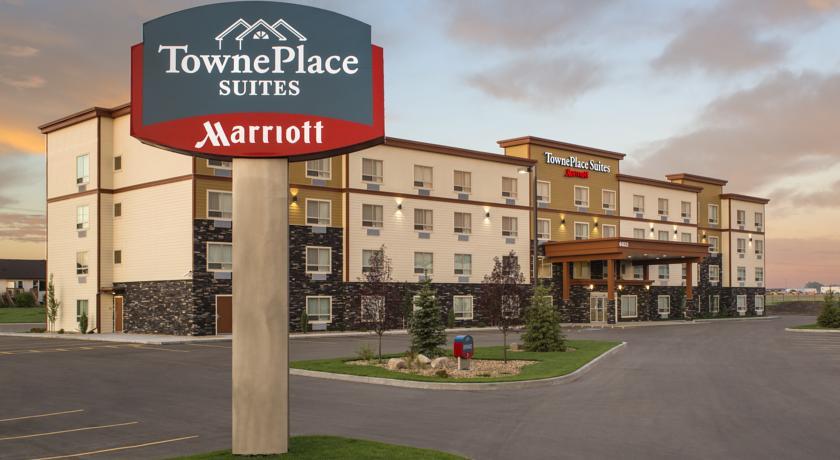 Отель TownePlace Suites by Marriott Red Deer