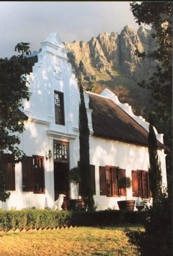 Мини-отель Mountain Shadows Country Manor