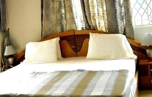 Отель Acacia Guest Lodge North Legon