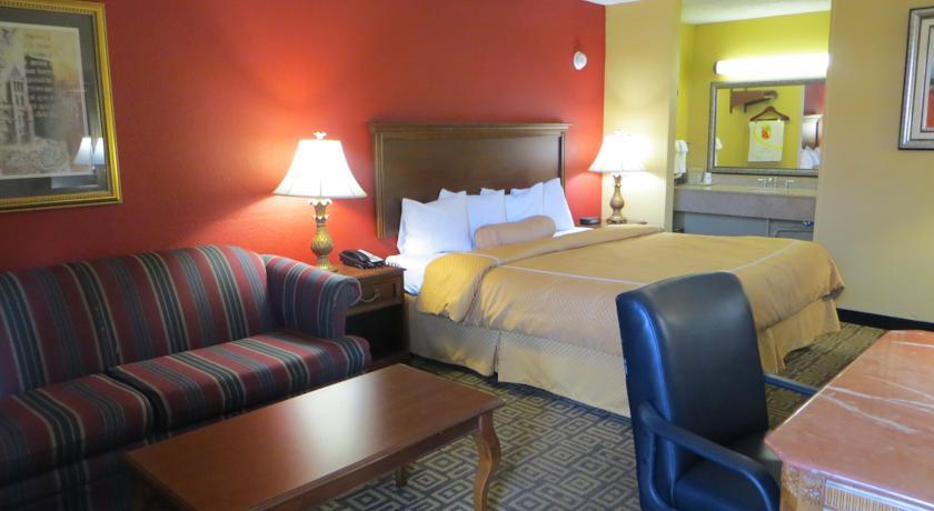 Отель Super 8 Milledgeville