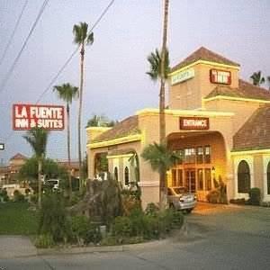 Отель La Fuente Inn & Suites