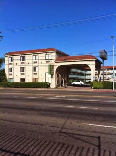 Отель Econo Motor Inn