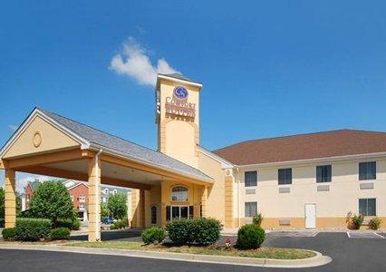 Отель Comfort Suites Waldorf