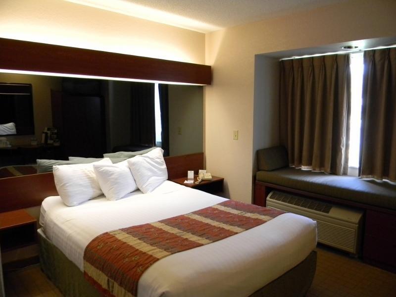 Отель Microtel Inn & Suites by Wyndham