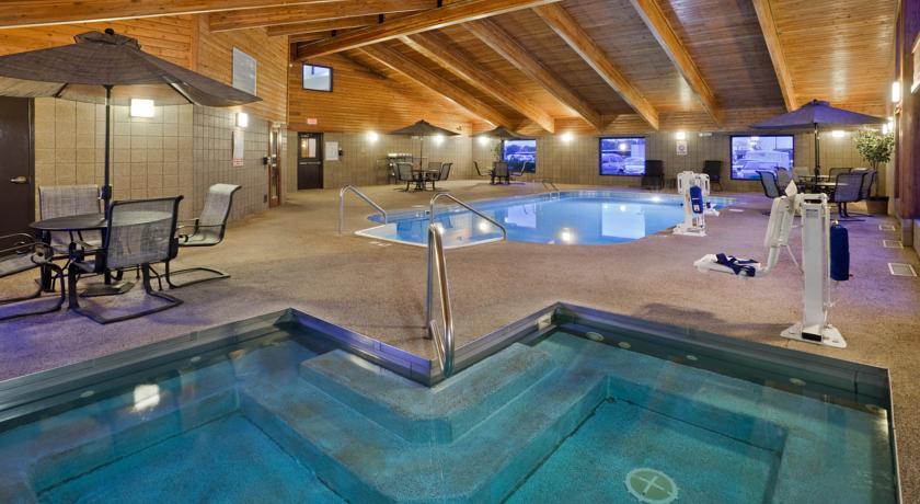 Отель AmericInn Lodge & Suites Mitchell