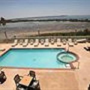Отель Blue Bay Inn and Suites