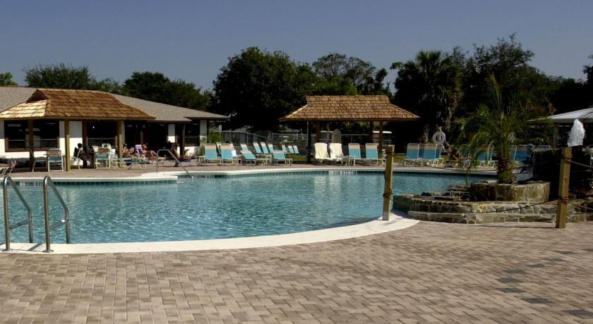 Отель Cypress Cove Nudist Resort