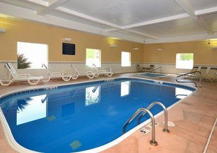 Отель Comfort Suites Auburn