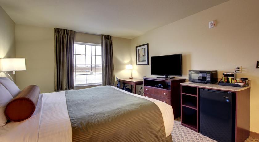 Отель Cobblestone Inn and Suites - Avoca