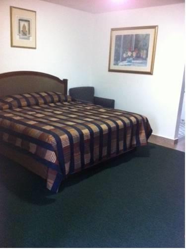 Отель Gables Motel