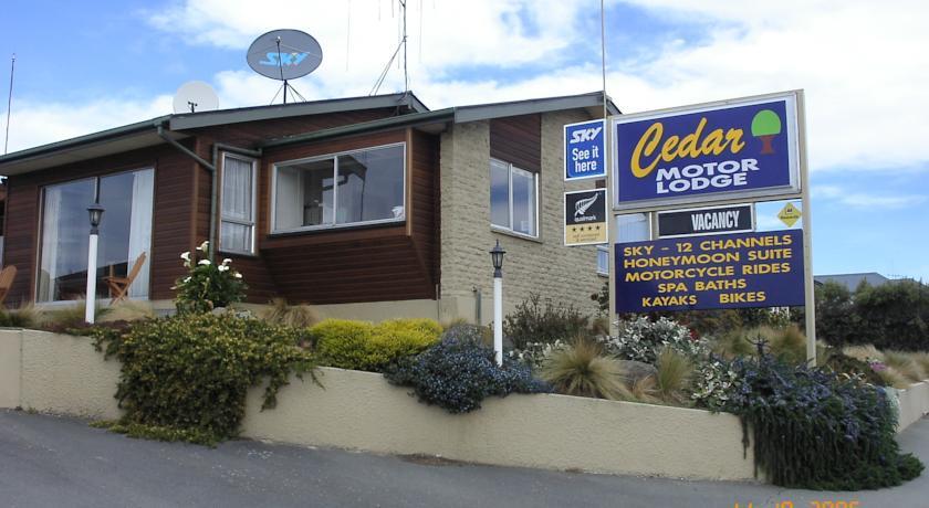 Отель Cedar Motor Lodge