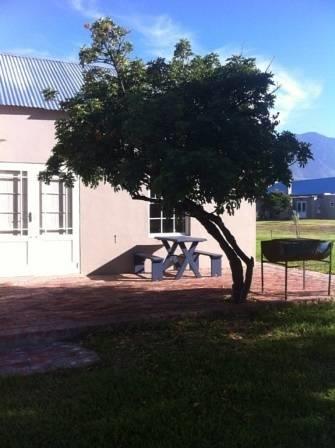 Отель Saronsberg Vineyard Cottages