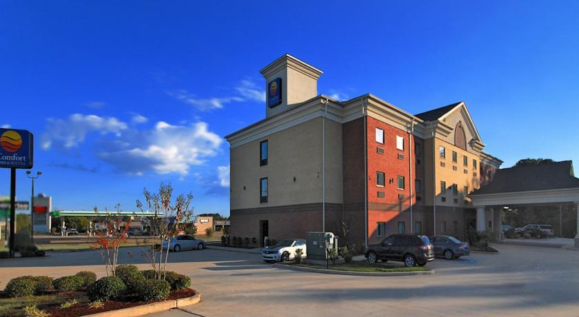 Отель Comfort Inn & Suites Byram