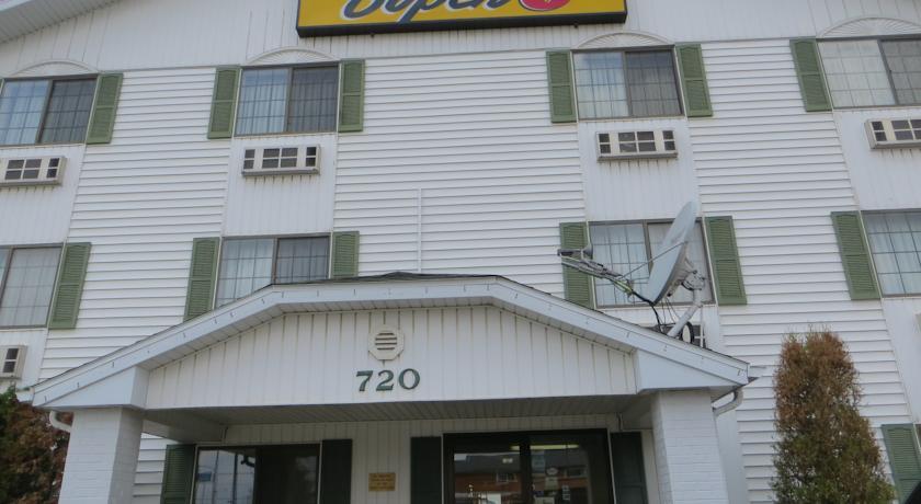 Отель Super 8 Cedar Rapids West