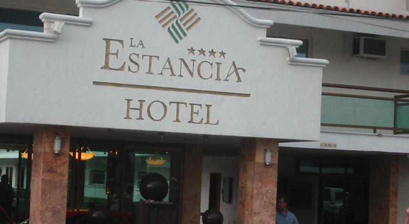 Отель Hotel La Estancia Tapatía