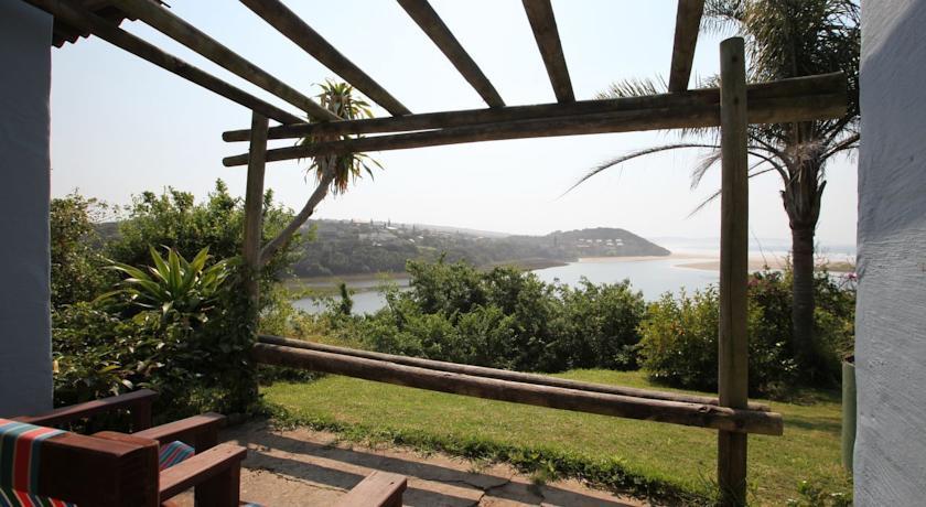 Хостел Buccaneers Lodge & Backpackers