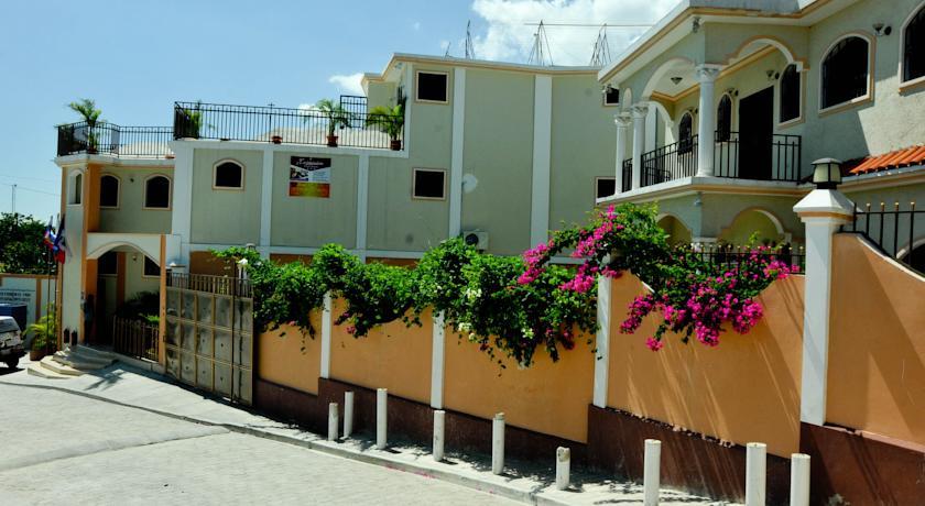 Отель La Pepiniere Hotel
