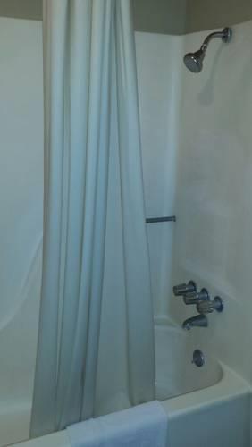 Отель Carefree Inn Flatonia