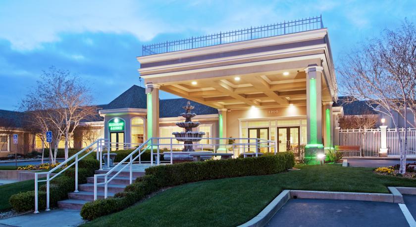Отель Holiday Inn Redding