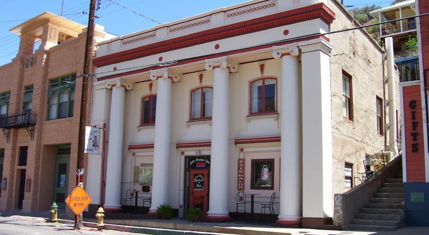 Отель Jailhouse Inn