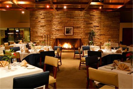 Отель Four Points by Sheraton Ventura Harbor Resort