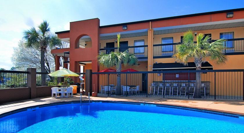 Отель Quality Inn & Suites Aiken