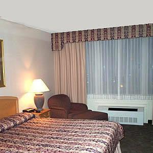 Отель Riverfront Lodge